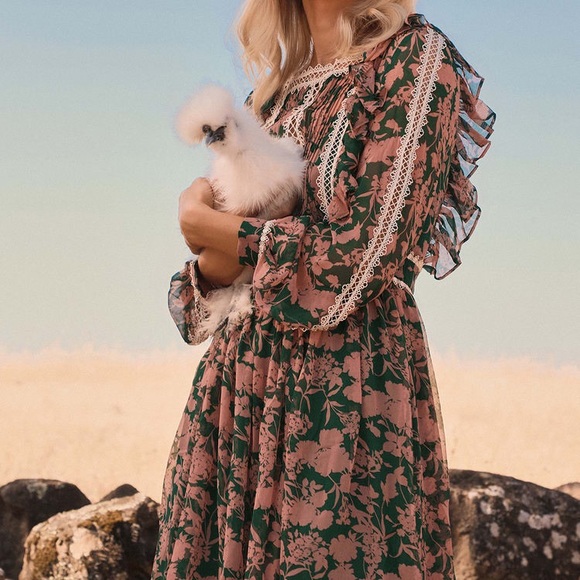 ✨HOST PICK ✨ Lulu’s Floral Skater Dress - Picture 2 of 10